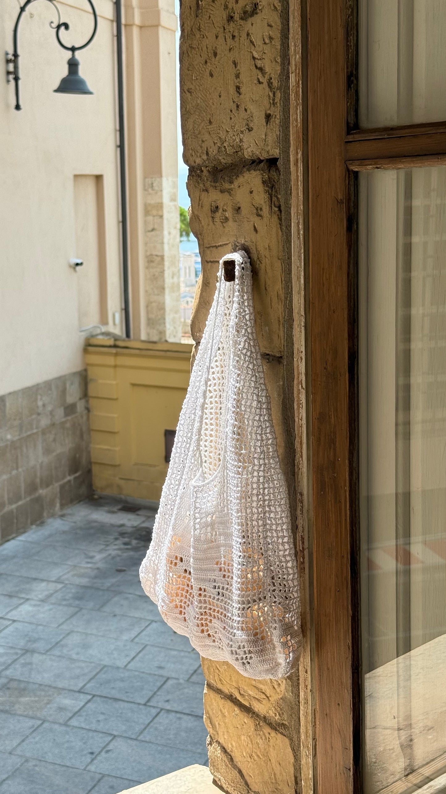 Crochet kit - Shoreline shopper (white)
