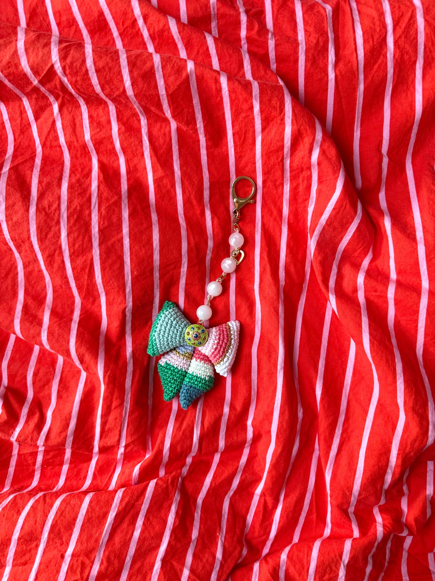 Bow charm