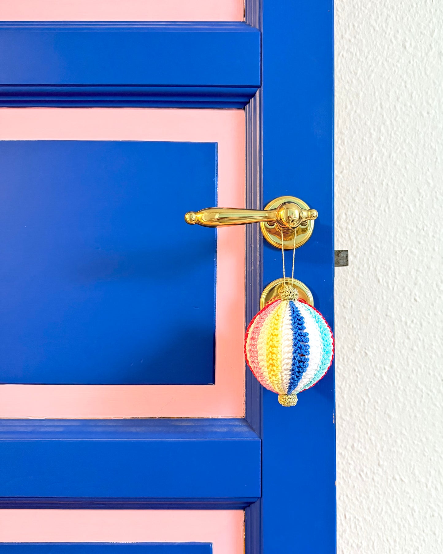 Multi-striped ornament crochet pattern