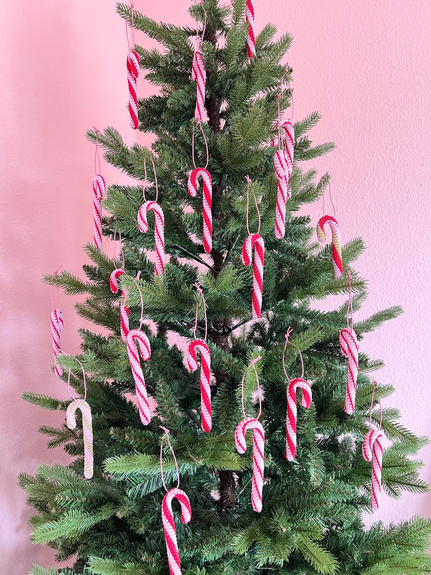 Red and pink thin striped candy cane