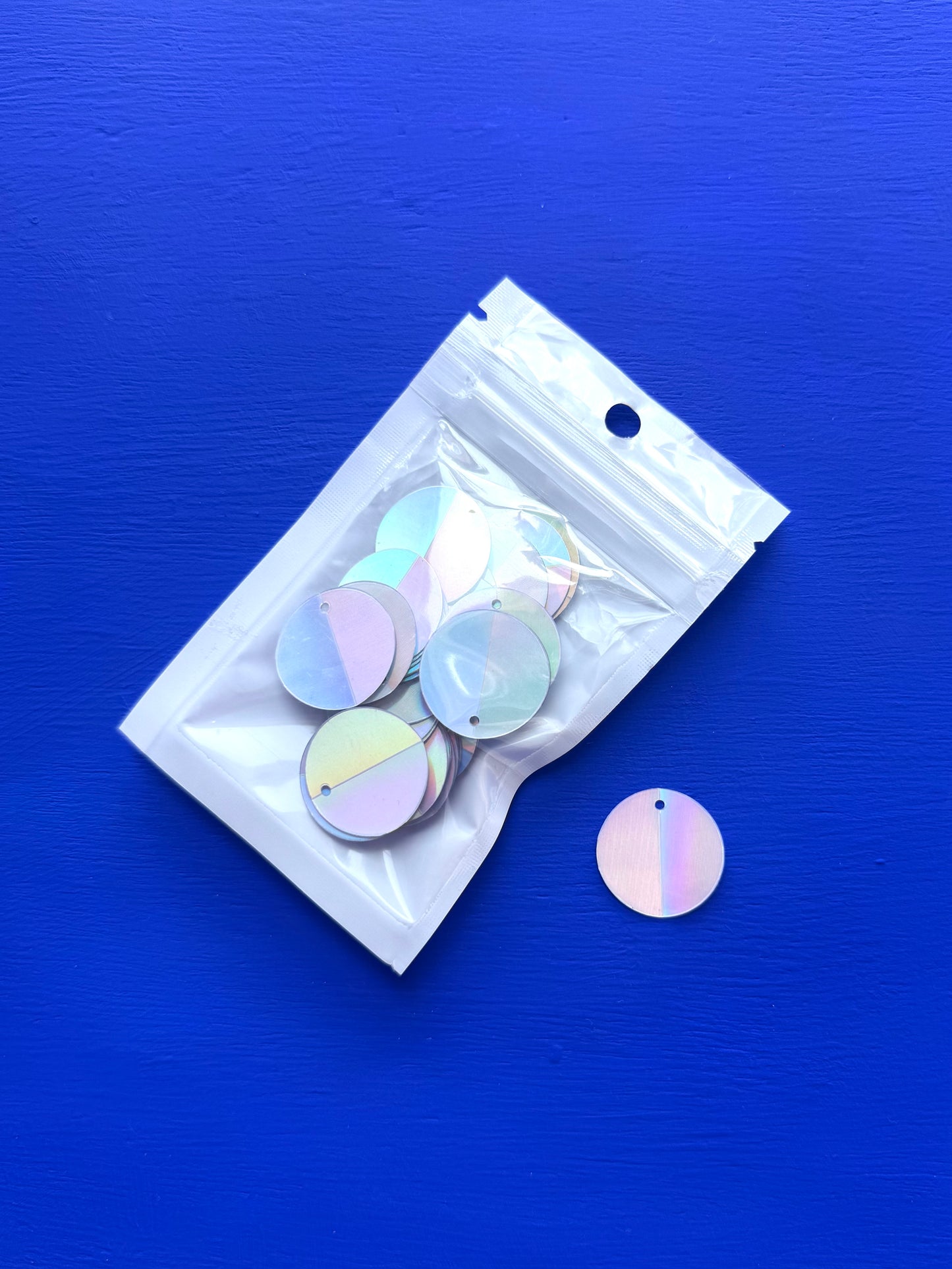 Folded round sequins (7 colorways)