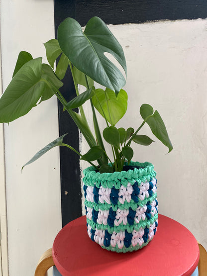 Crochet basket/pot